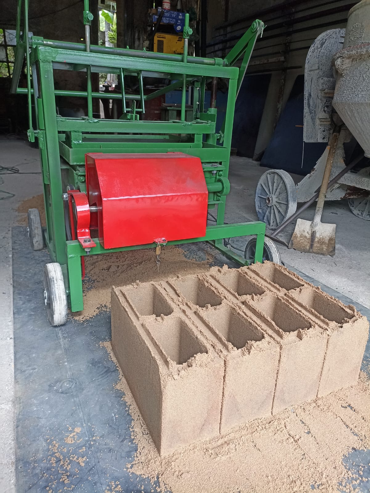 Miniatura 3 para Máquina de Bloco Poedeira